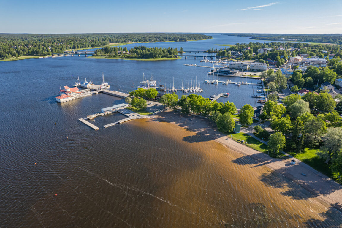 Vy över Ekenäs centrum. Maisemakuva Tammisaaren keskustasta.
