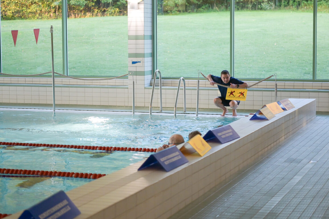 Uimakoulu Tammisaaren uimahallissa