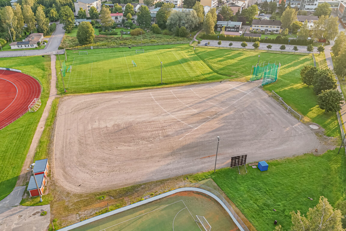 Keskuspallokenttä, karjaa