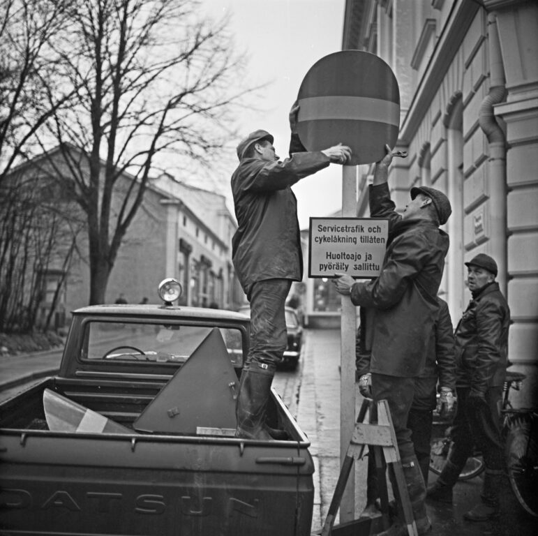 ammisaaren kävelykatu (Kuninkaankatu) avataan 8.11.1966.